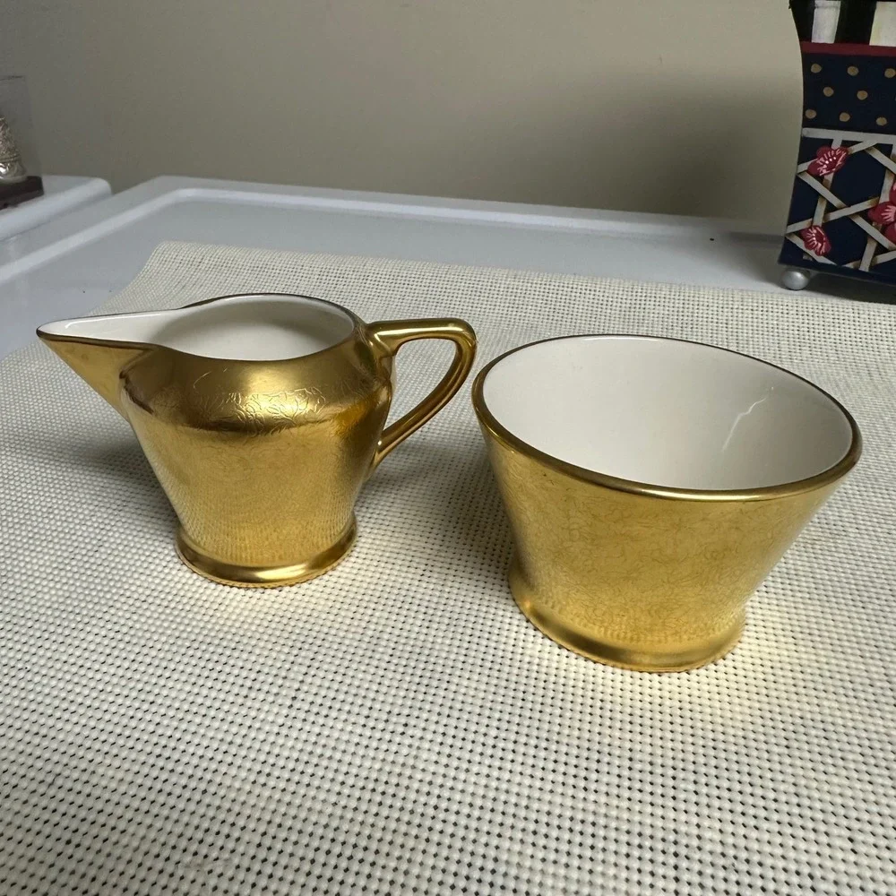 PICKARD Vintage Rose & Daisy Etched Pattern Creamer & Open Sugar Set